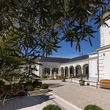 Oda ve Kahvaltı Chateau Pellisson 3*