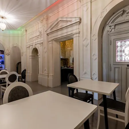 Chateau Pellisson Bed & Breakfast