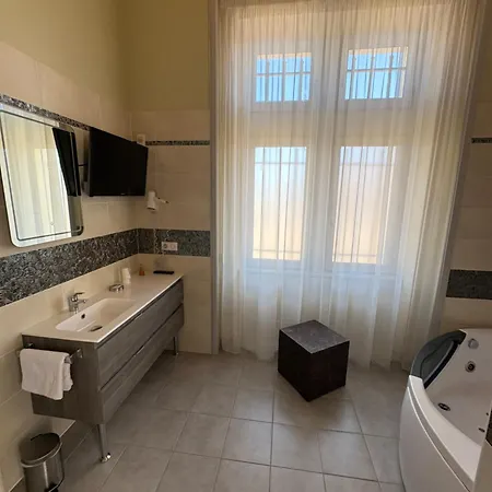 Chateau Pellisson Bed & Breakfast