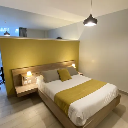 Chateau Pellisson 3* Cognac