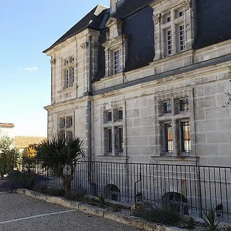 Chateau Pellisson Bed & Breakfast *