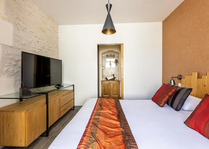 Chateau Pellisson Oda ve Kahvaltı 3*