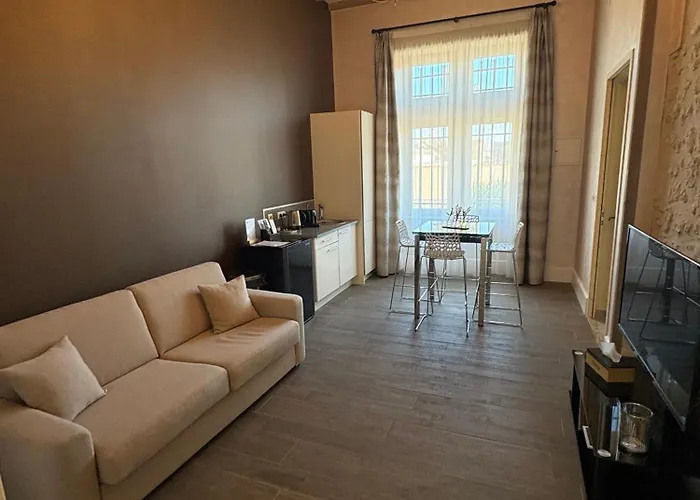 Chateau Pellisson Oda ve Kahvaltı Cognac