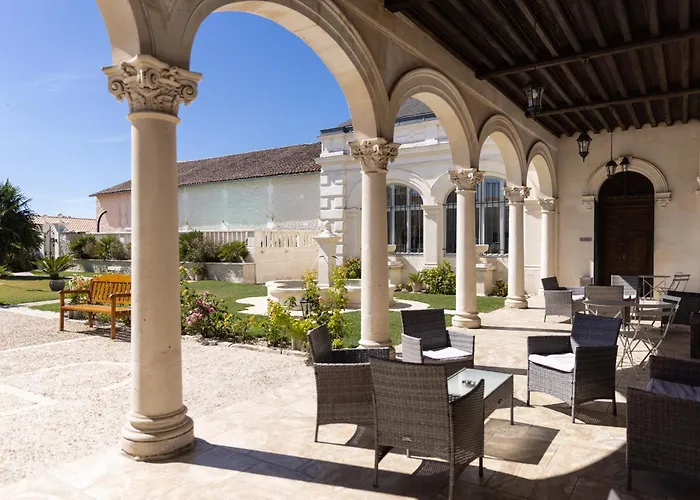 Oda ve Kahvaltı Chateau Pellisson