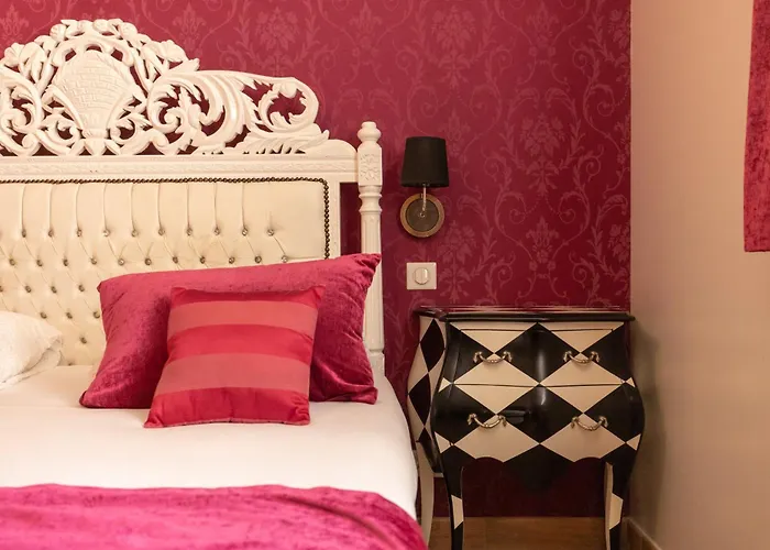 Oda ve Kahvaltı Chateau Pellisson 3*