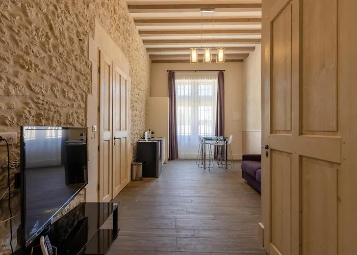 Chateau Pellisson 3* Cognac