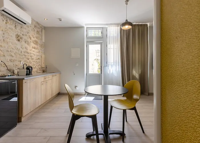 Chateau Pellisson Bed & Breakfast