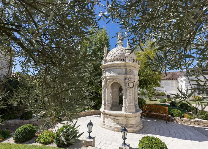 Oda ve Kahvaltı Chateau Pellisson 3*