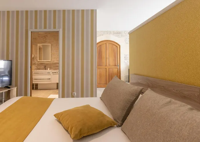 Chateau Pellisson 3* Cognac