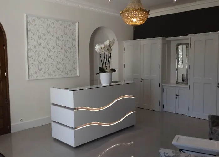 Oda ve Kahvaltı Chateau Pellisson 3*