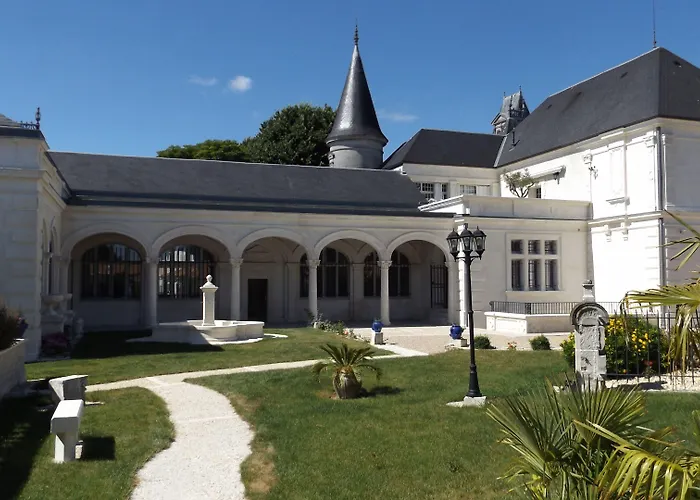 Oda ve Kahvaltı Chateau Pellisson 3*
