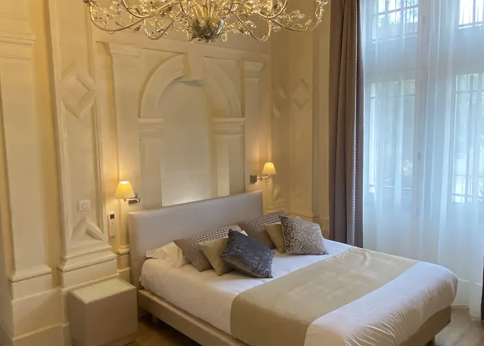 Chateau Pellisson Oda ve Kahvaltı 3*