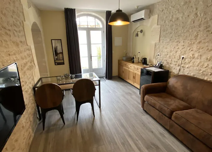 Chateau Pellisson Bed & Breakfast