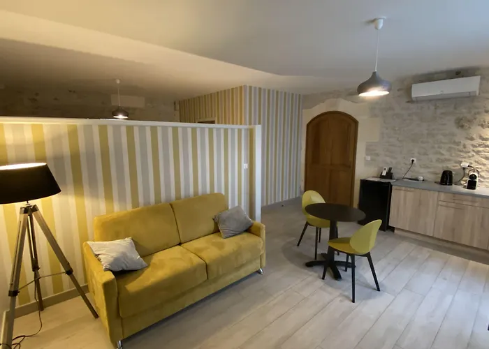 Chateau Pellisson Oda ve Kahvaltı 3*